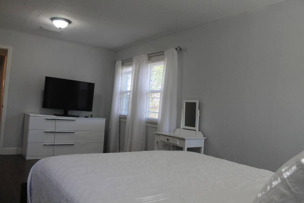 ☆The Oasis In Murray Hill☆ -Sleeps 8- Wifi- Cozy Jacksonville Exterior photo